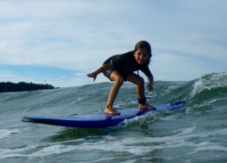  昂代伊的冲浪探索 